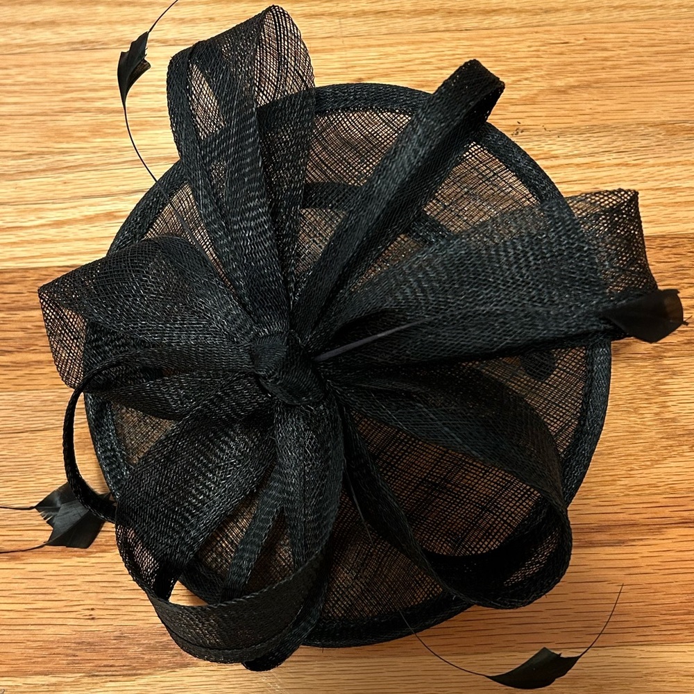 Black Mini Fascinator Hat - Kentucky Derby, Tea Parties, British Style Weddings - Picture 2 of 2